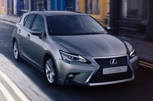 Lexus превратит компактный CT 200h в кроссовер?