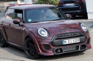 Новый MINI Cooper JCW GP засняли во время тестов