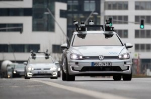 Volkswagen приступил к испытаниям автомобилей с автопилотом четвертого уровня